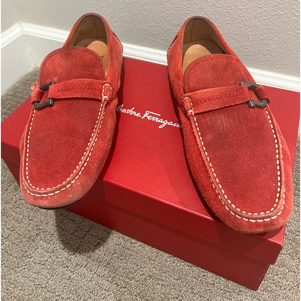 Salvatore Ferragamo Red suede 91/2